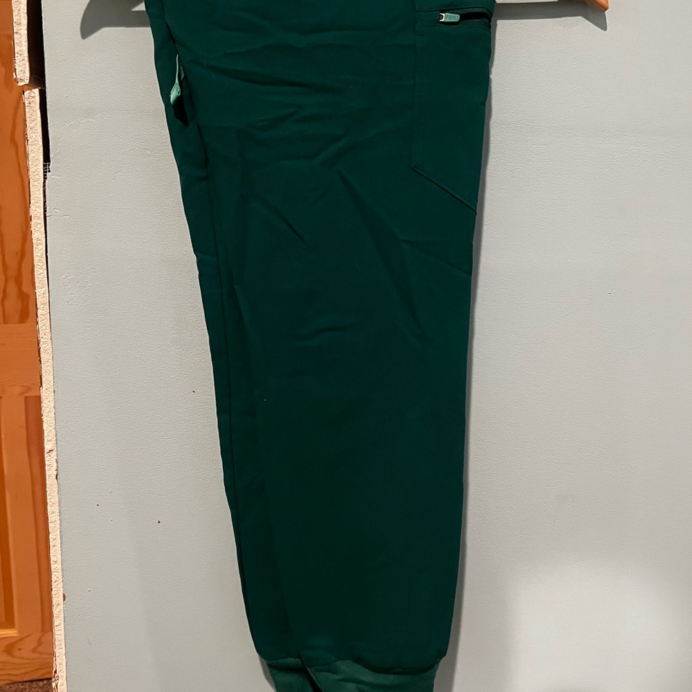 Womens Figs Hunter Green Jogger Scrub Pants